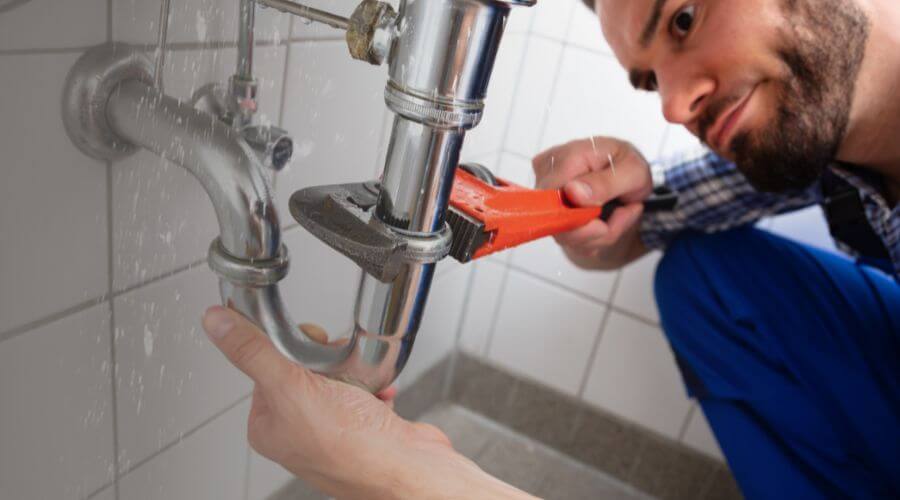 Expert burst pipe repair services in Ponca, NE